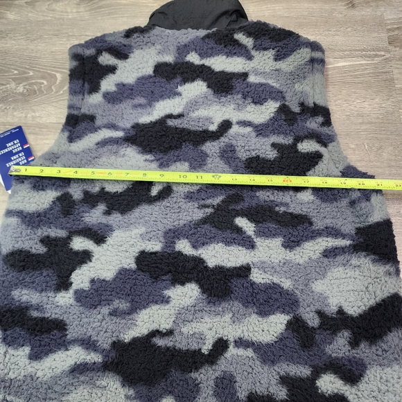 CHAMPION AOP Men's Reversible Camo Zip Up Vest Medium - Picture 11 of 16